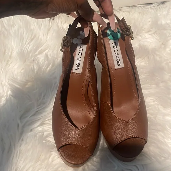 Steve Madden faux leather heels - Picture 2 of 4